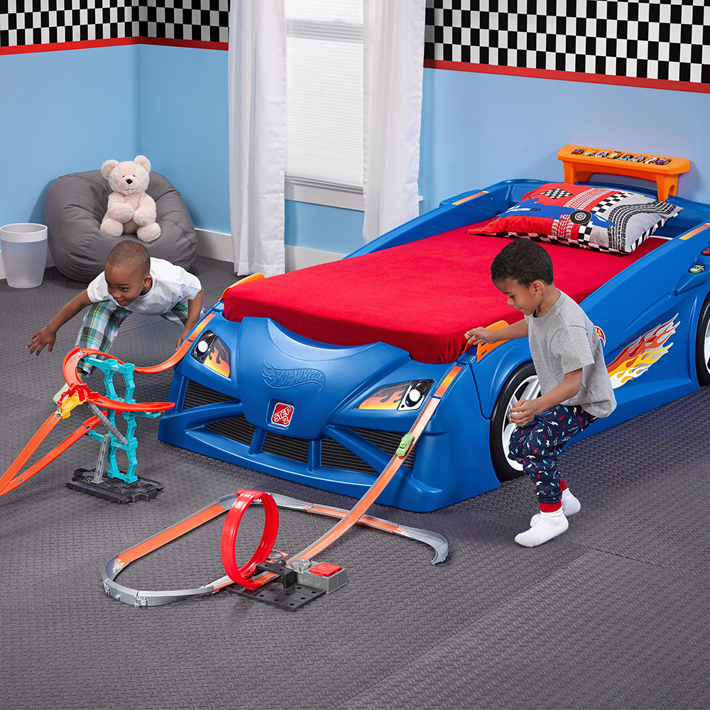 Step2 Hot Wheels Racecar Bed