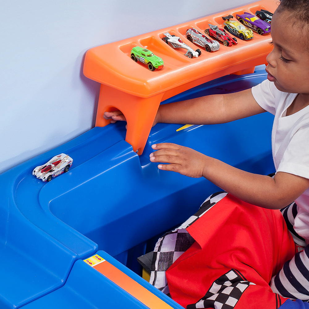 Step2 Hot Wheels Racecar Bed