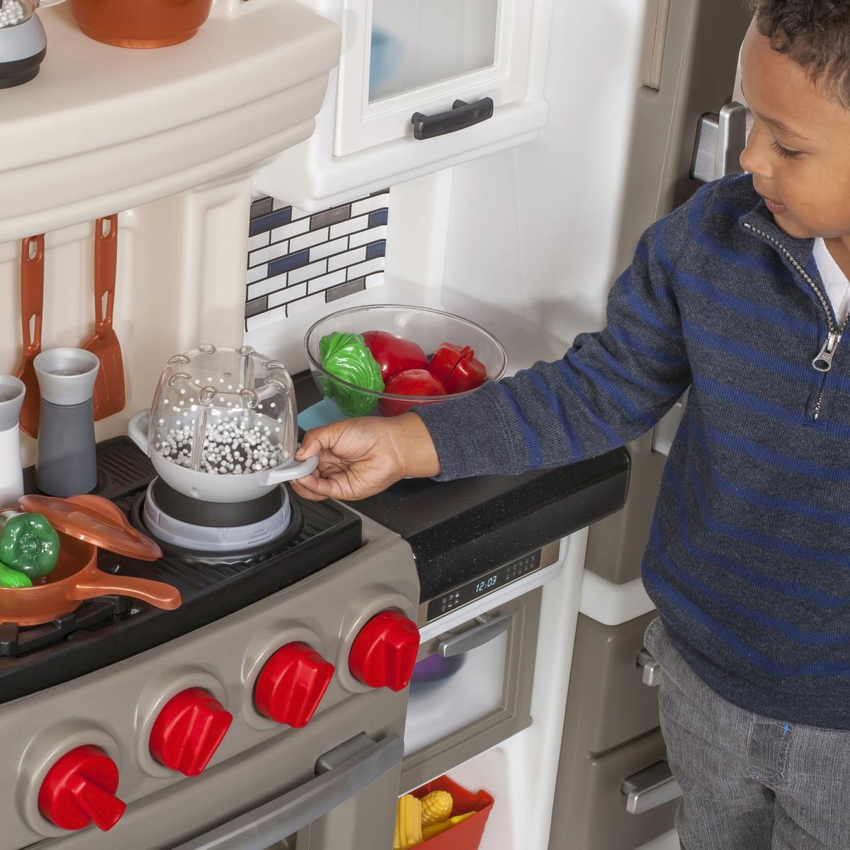 step2 grand luxe play kitchen