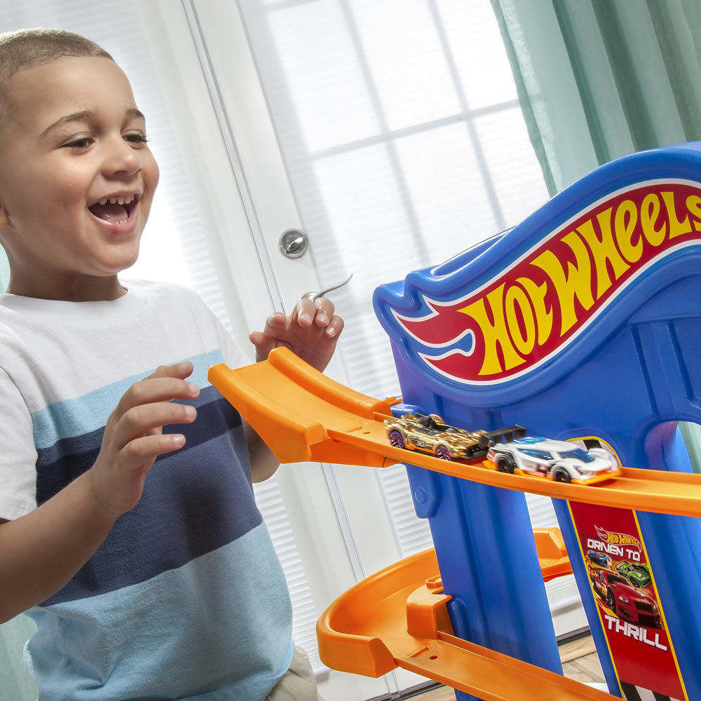 step2 hot wheels road rally raceway deluxe step2 hot wheels road rally raceway deluxe