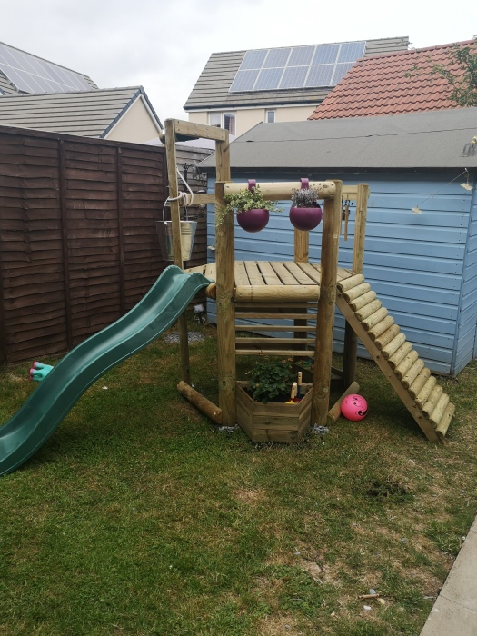 plum discovery climbing frame